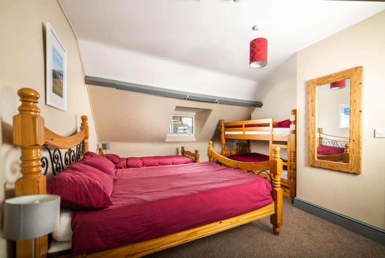 Llangollen Hostel Self-Catering - All Private Bedrooms Екстер'єр фото