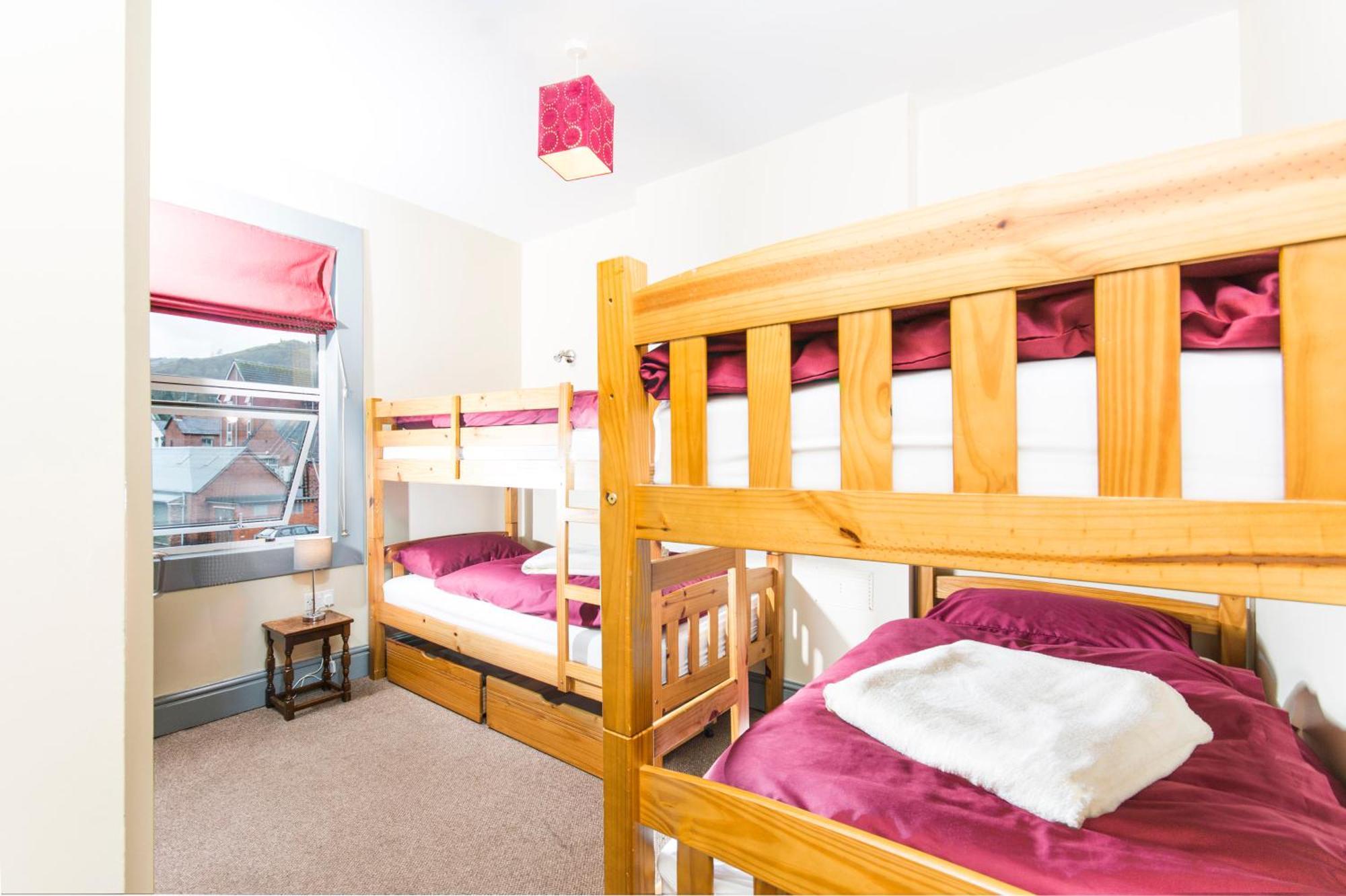 Llangollen Hostel Self-Catering - All Private Bedrooms Екстер'єр фото