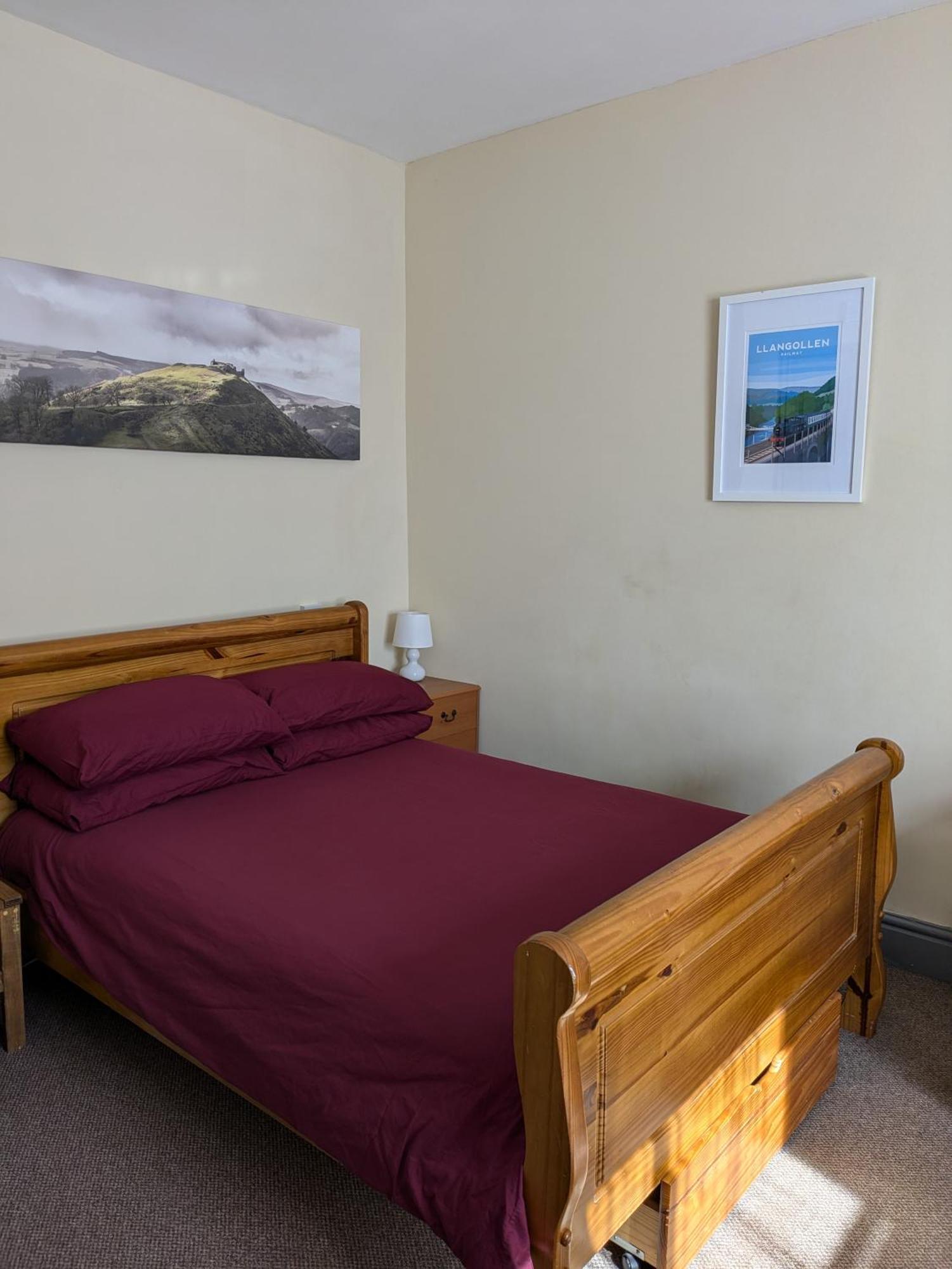 Llangollen Hostel Self-Catering - All Private Bedrooms Екстер'єр фото