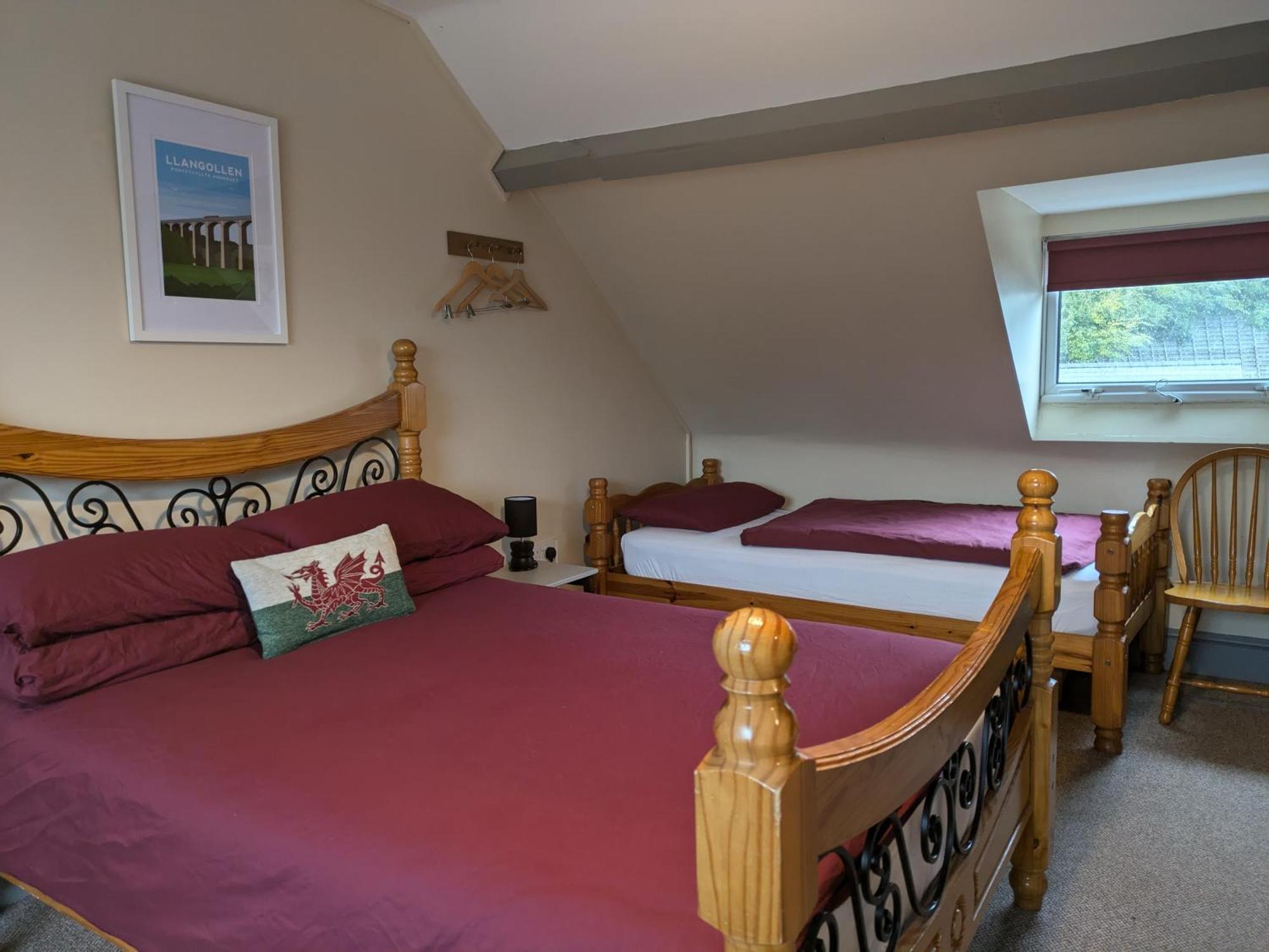 Llangollen Hostel Self-Catering - All Private Bedrooms Екстер'єр фото