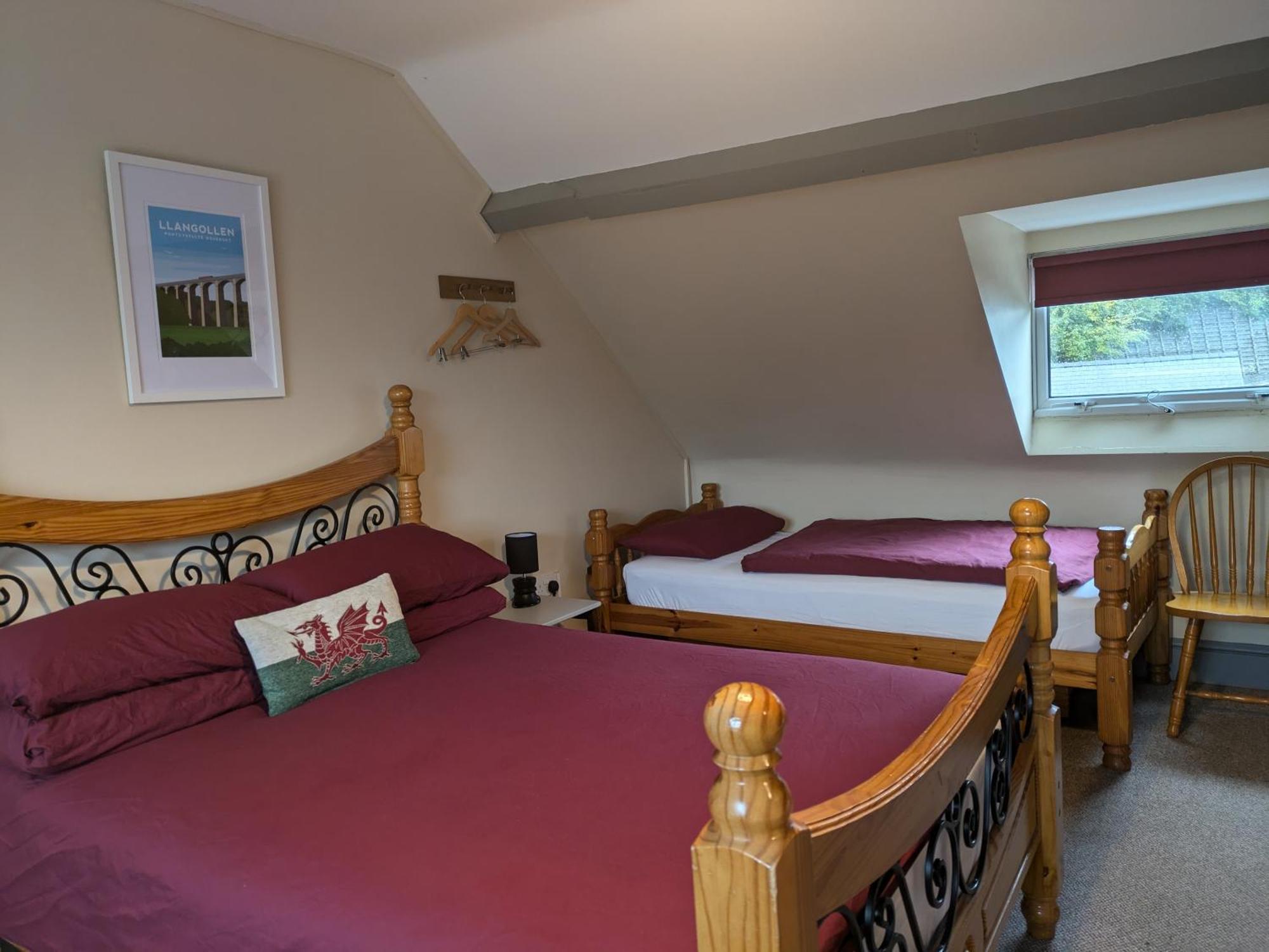 Llangollen Hostel Self-Catering - All Private Bedrooms Номер фото