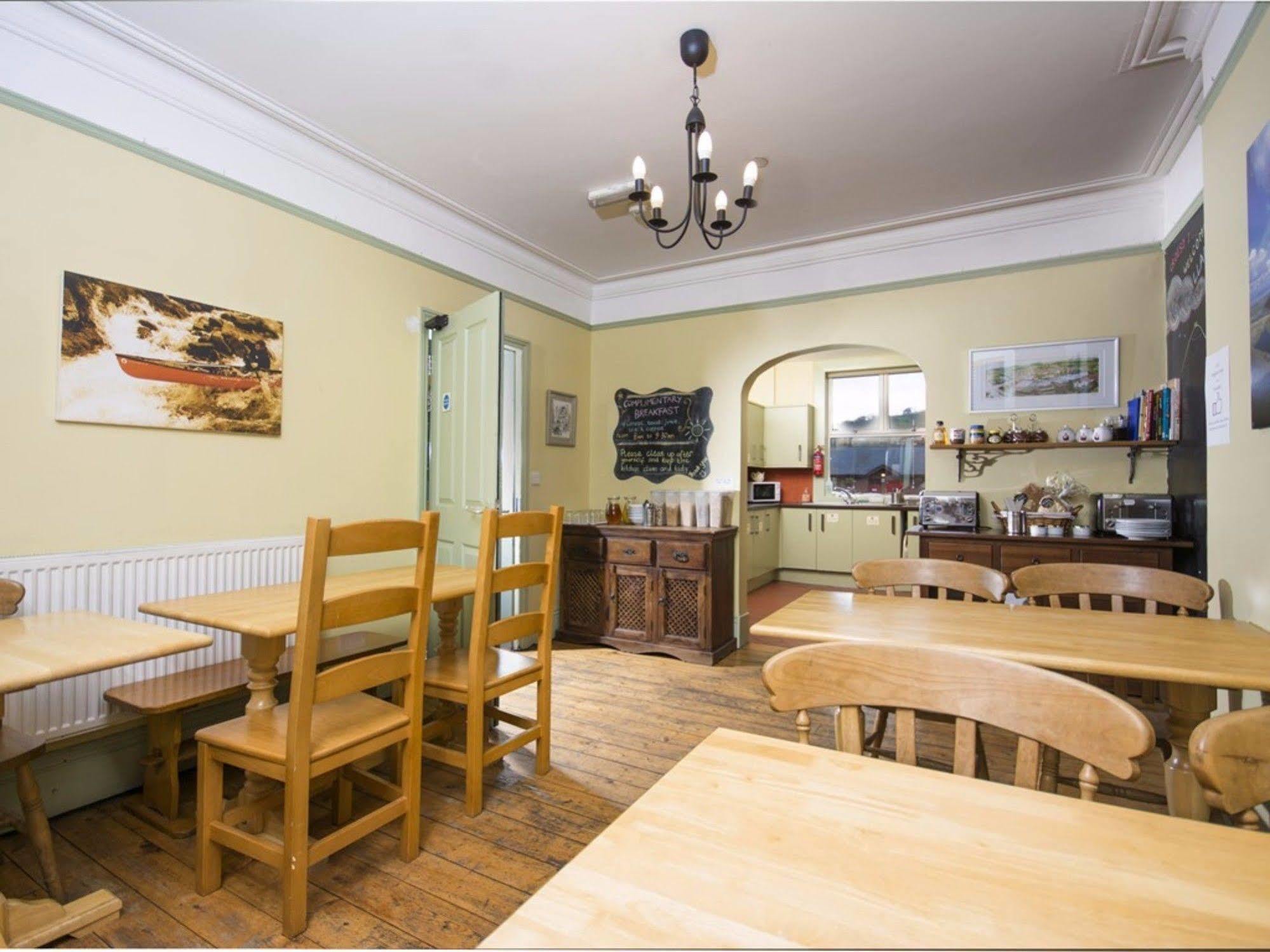 Llangollen Hostel Self-Catering - All Private Bedrooms Екстер'єр фото