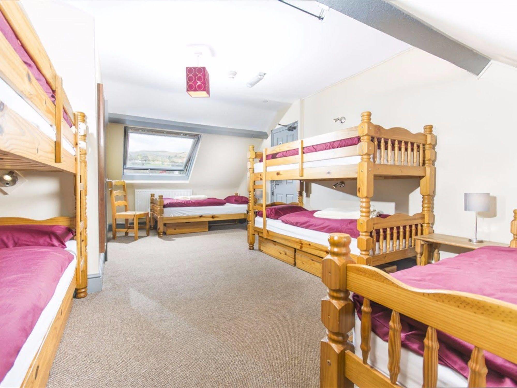 Llangollen Hostel Self-Catering - All Private Bedrooms Екстер'єр фото