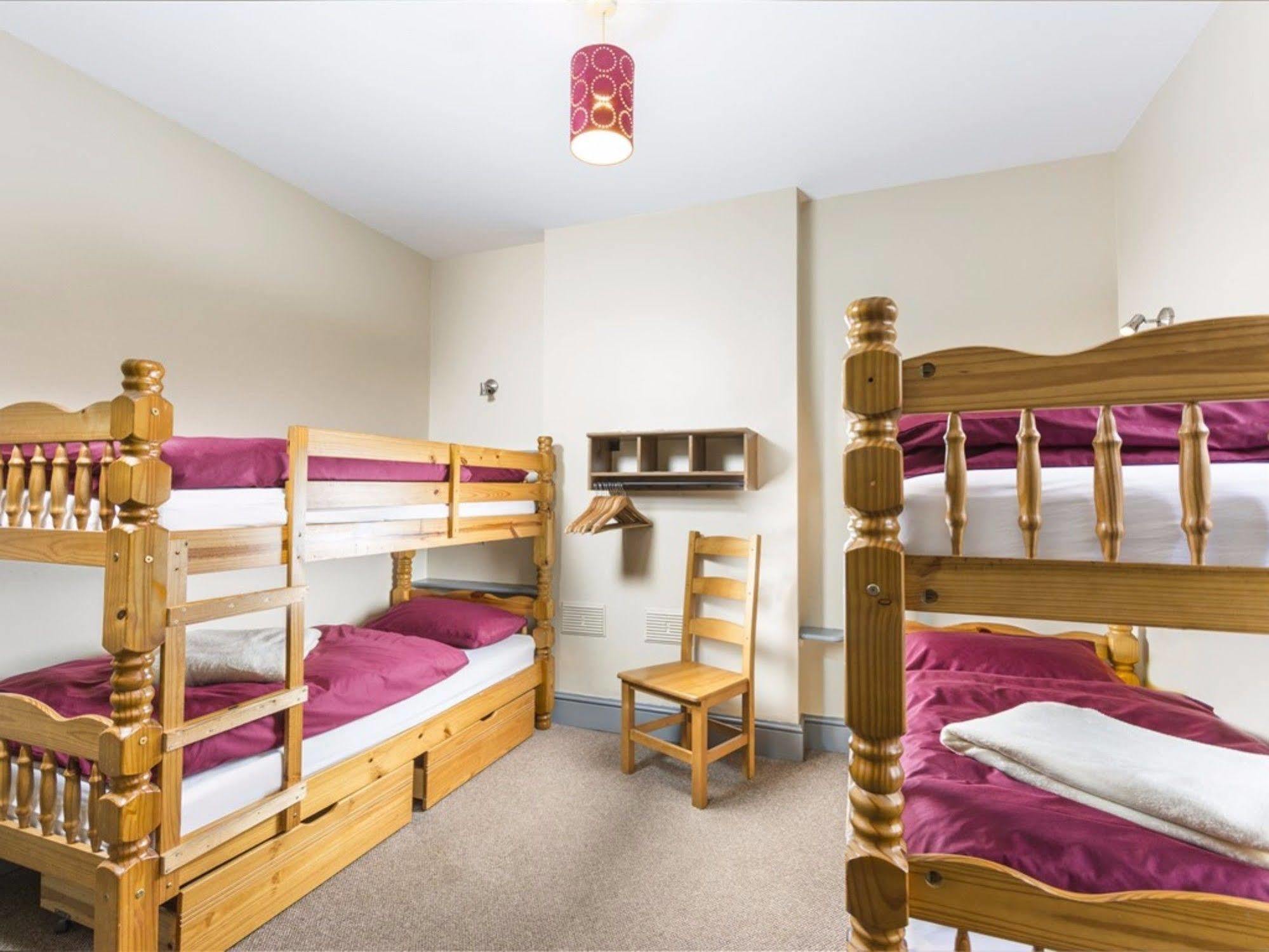 Llangollen Hostel Self-Catering - All Private Bedrooms Екстер'єр фото